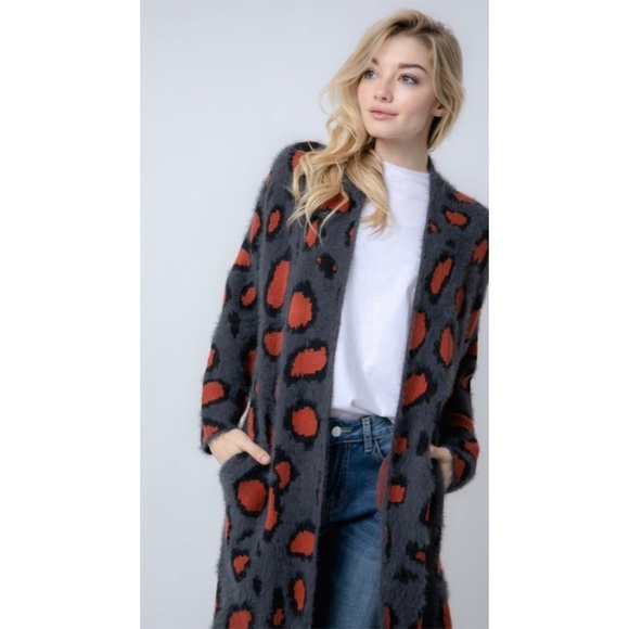 Sweaters - Leopard print dark grey and red long cardig